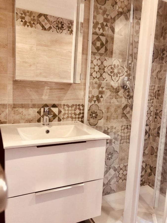 Heart Of Rome Vatican Deluxe New Apartment 1Gb Wifi Ngoại thất bức ảnh